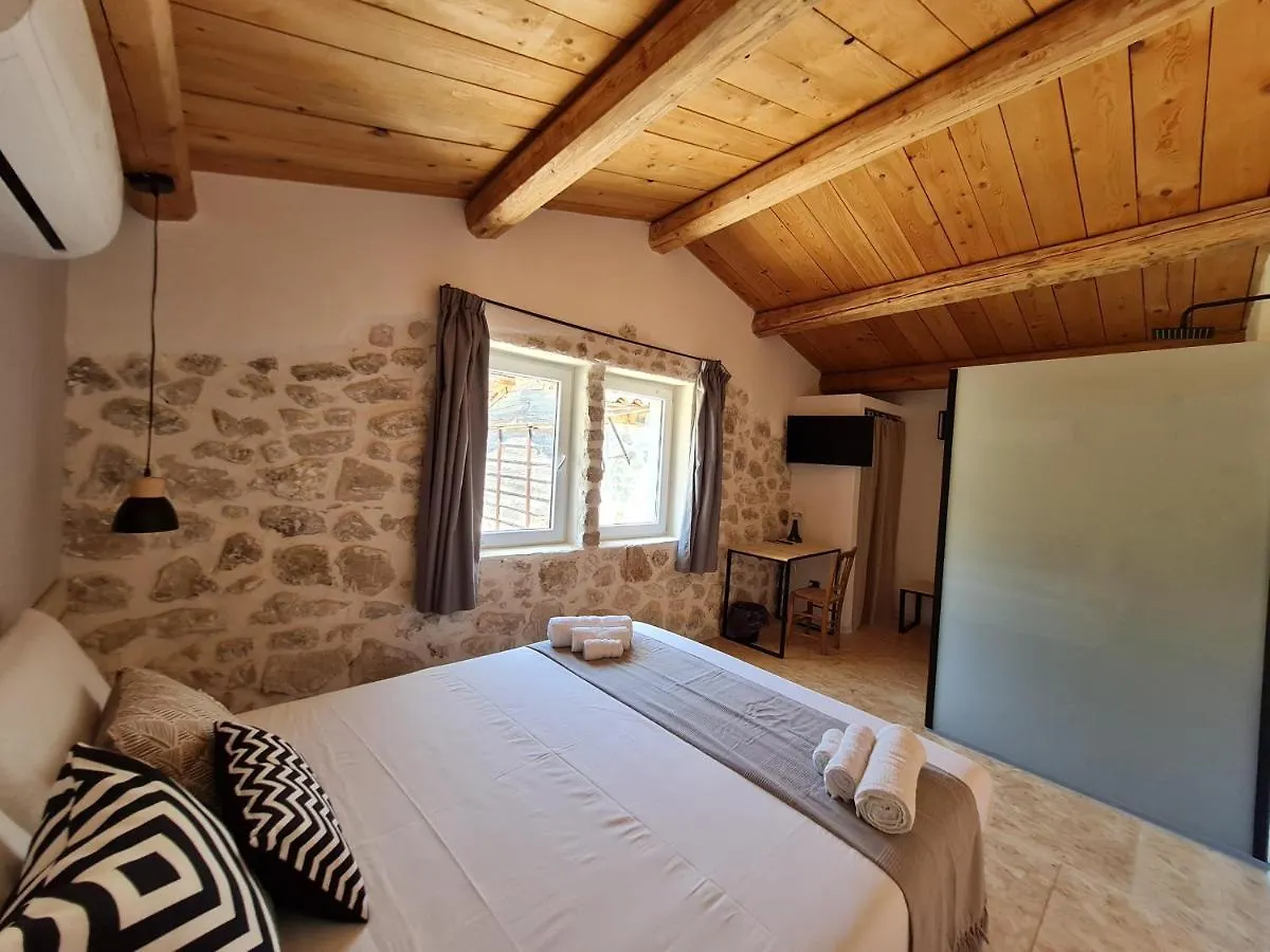 Le Mangiatoie Del Cavaliere Bed and Breakfast Montallegro Italië